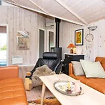 Vakantiehuis Comfortable With Large Grounds - By Traum