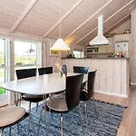 Vakantiehuis Comfortable With Large Grounds - By Traum Fjellerup