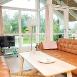 Comfortable With Large Grounds - By Traum *