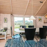 Vakantiehuis Comfortable With Large Grounds - By Traum Fjellerup