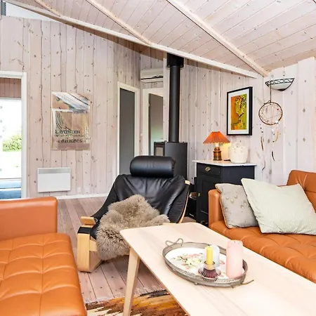 Feriehus Comfortable With Large Grounds