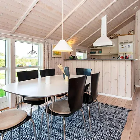 Feriehus Comfortable With Large Grounds Fjellerup