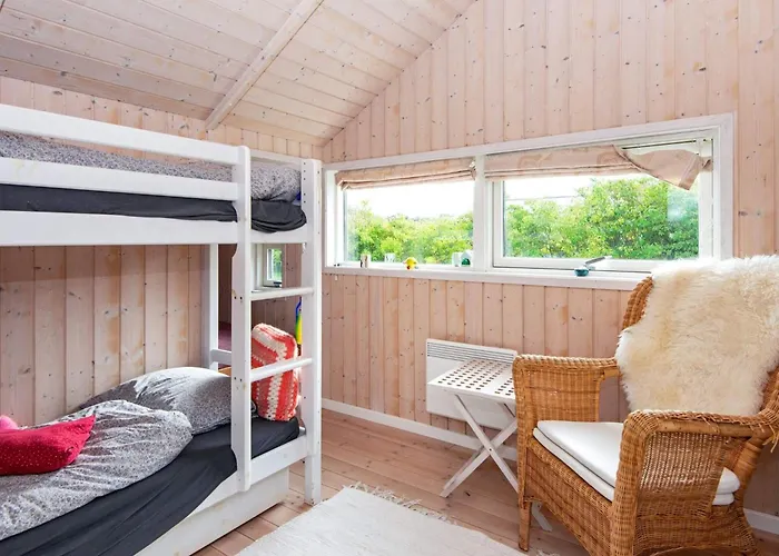 Comfortable With Large Grounds - By Traum Casa vacanze Fjellerup