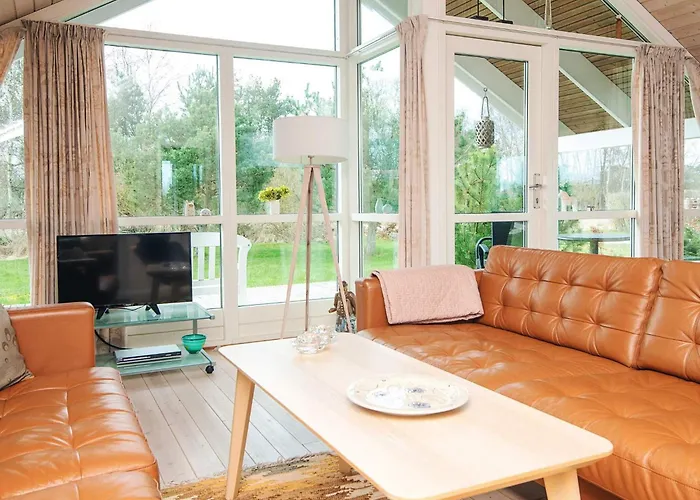 Comfortable With Large Grounds - By Traum *