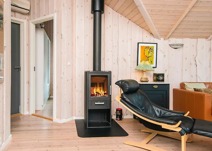 Comfortable With Large Grounds - By Traum Casa vacanze Fjellerup
