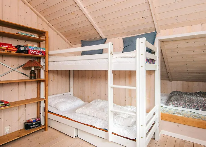 Comfortable With Large Grounds - By Traum Casa vacanze